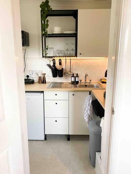 Cozy Studio Near Train Station CBG Extérieur photo